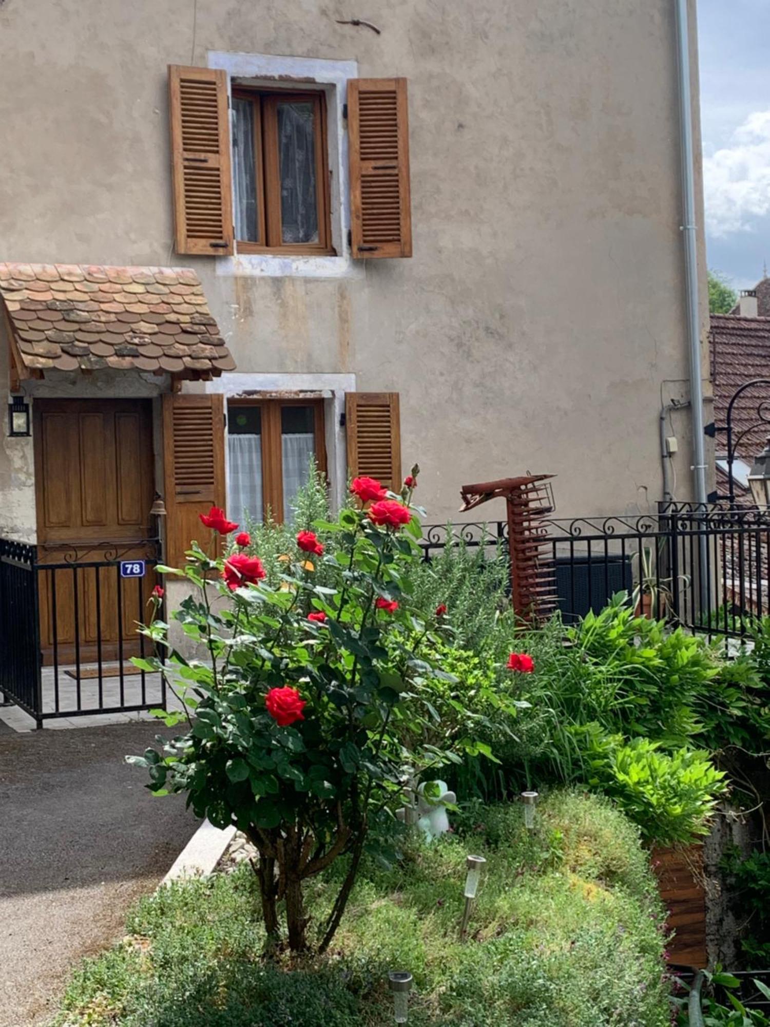 Gite Chez Charlot Шана Екстериор снимка